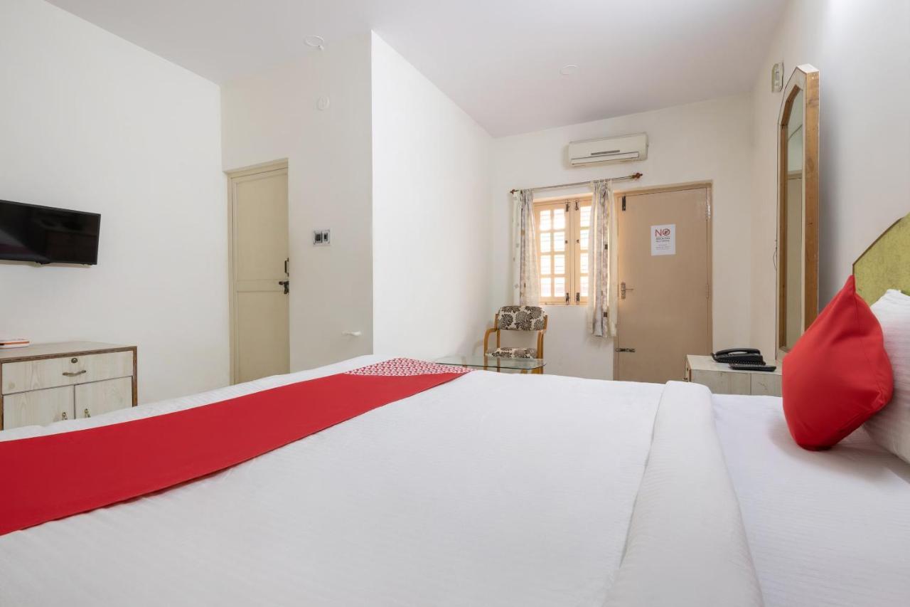 โอโย 16123 จันทนา ดีลักซ์ Hotel บังกาลอร์ ภายนอก รูปภาพ